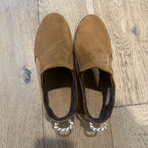 OluKai Hawai'iloa Manu Hope Fox Off White Women's Boots Shoes Tan 7